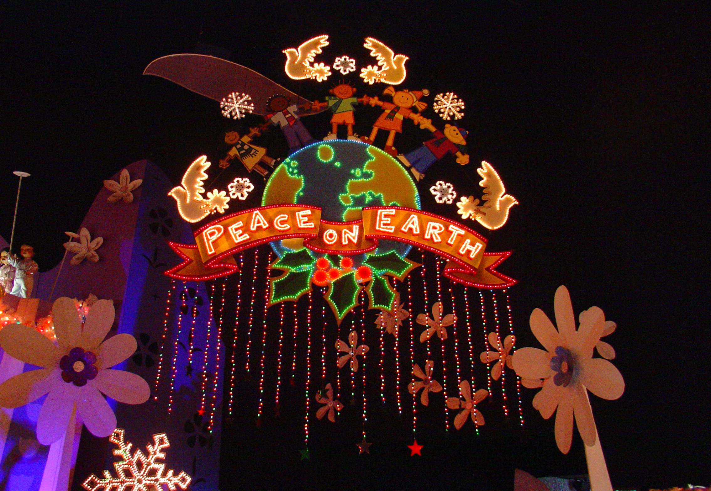 Christmas Eve At Disneyland 2005