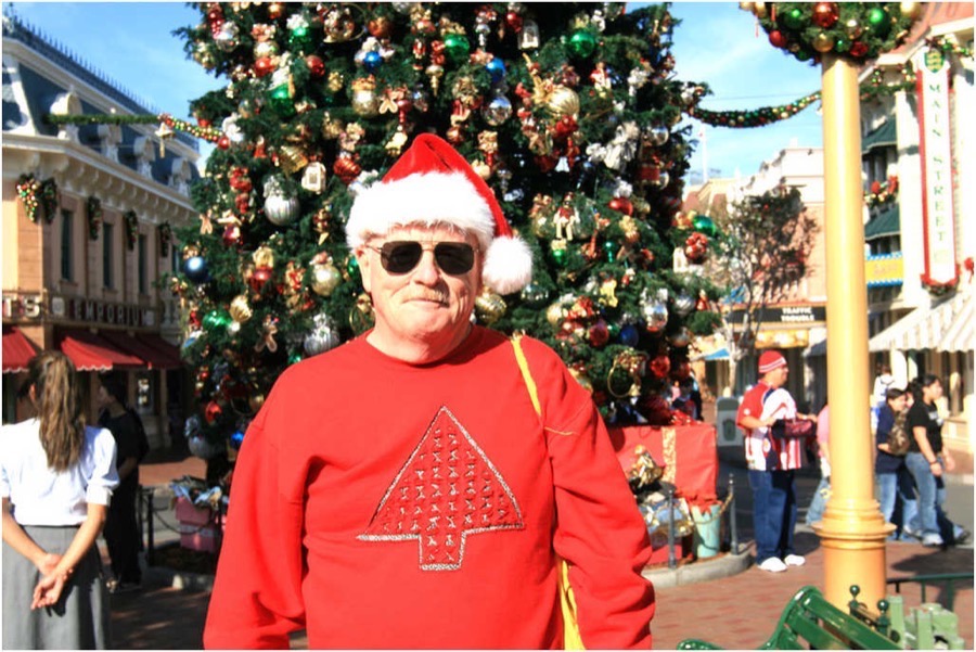 Christmas Eve At Disneyland 2006
