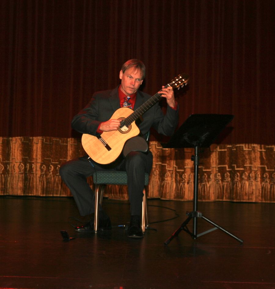 Arrival and visiting at the 2011 Annual Christmas Play