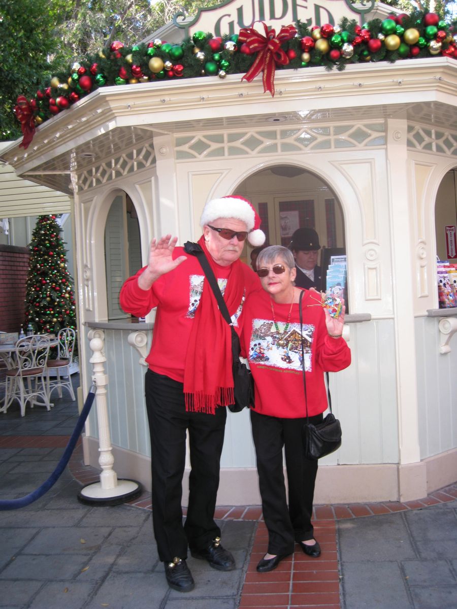 Disneyland Christmas Eve 2011