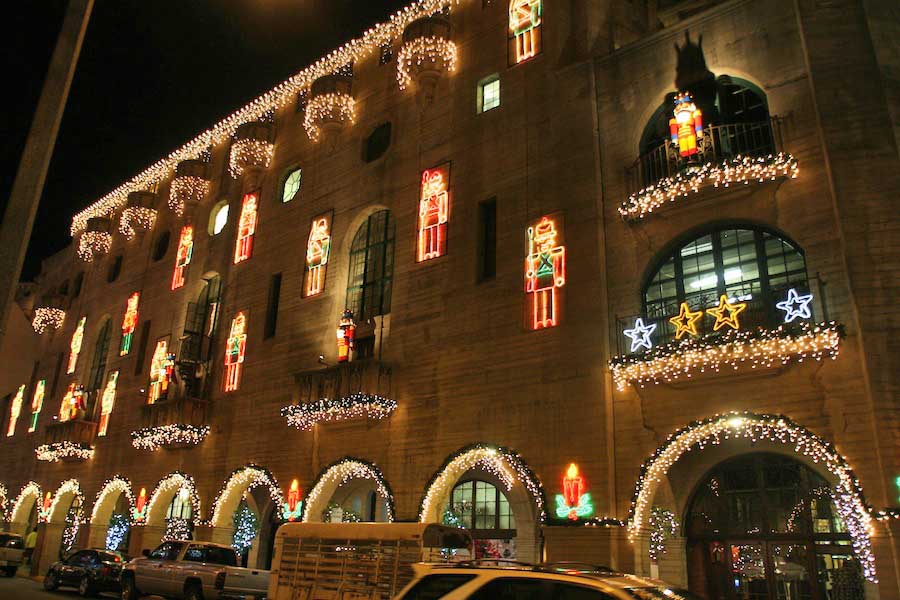 A visit to the Riverside Mission Inn with family December 2012