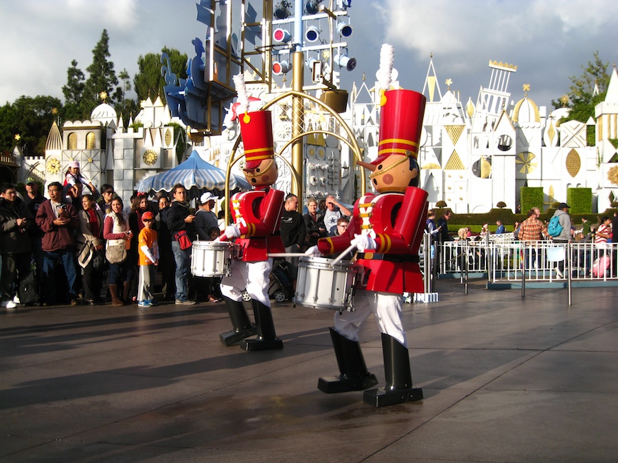 The Disneyland Christmas Eve  Parade  2012