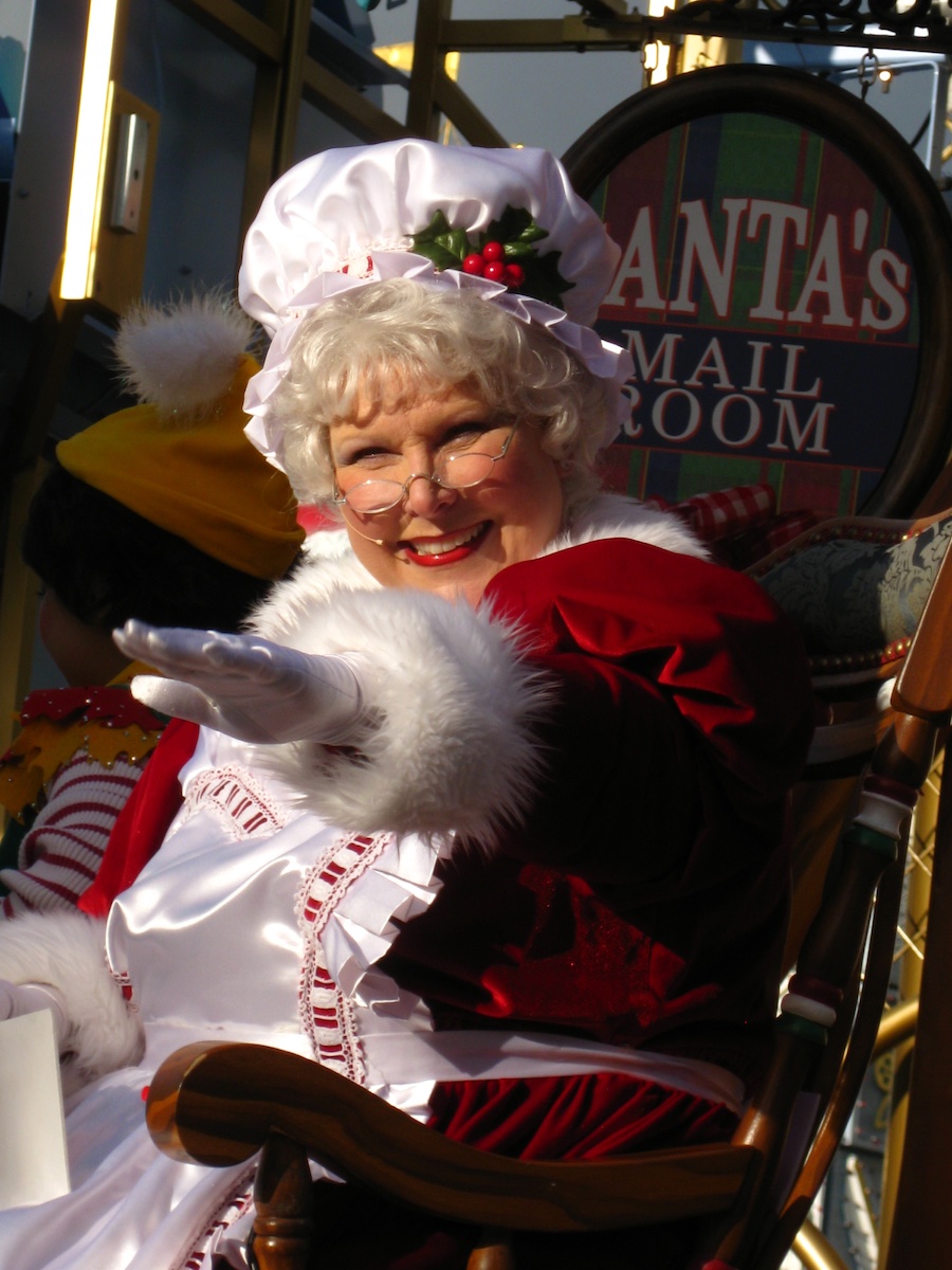 The Disneyland Christmas Eve  Parade  2012