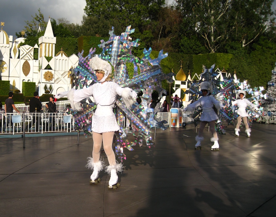 The Disneyland Christmas Eve  Parade  2012