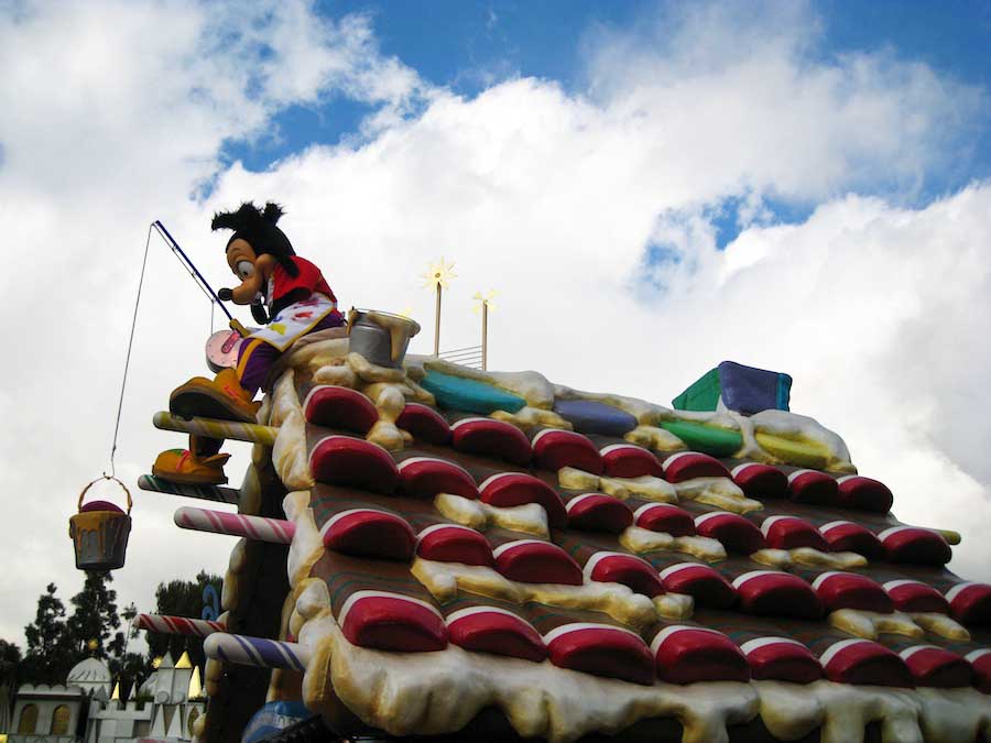 The Disneyland Christmas Eve  Parade  2012
