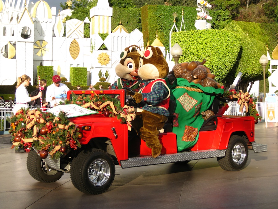 The Disneyland Christmas Eve  Parade  2012