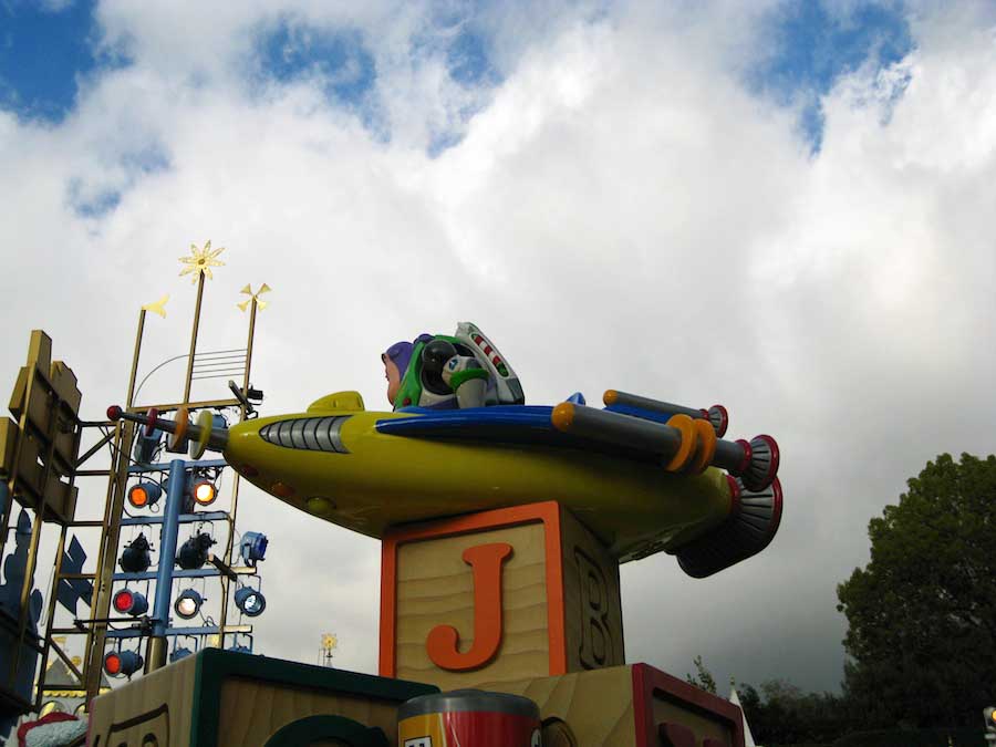 The Disneyland Christmas Eve  Parade  2012