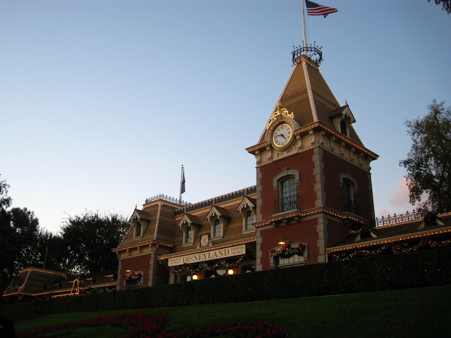 The Disneyland Christmas Eve  Parade  2012