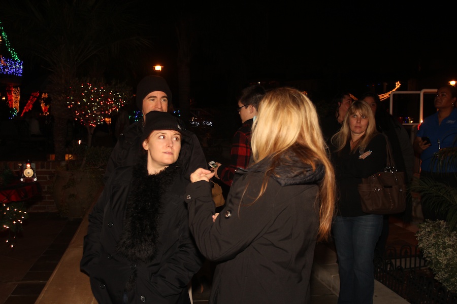 Walking through Naples to see the Christmas lights