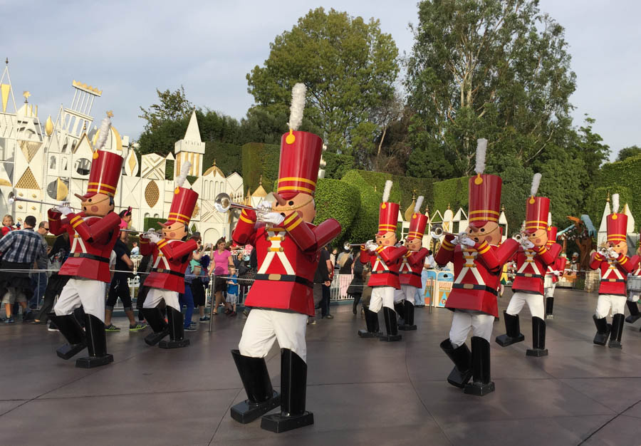 Christmas Eve Fantasy Parade at Disneyland 2014