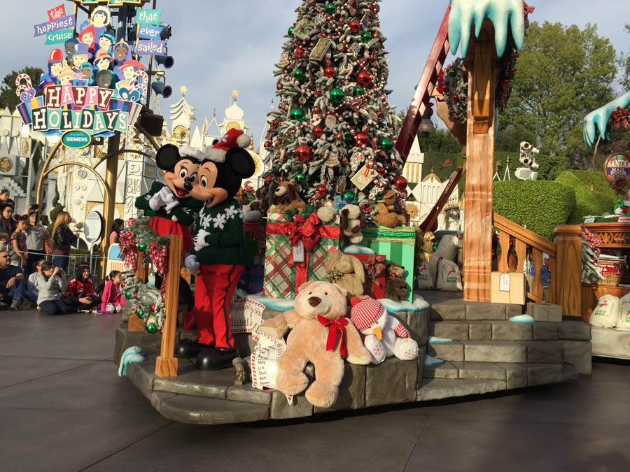 Christmas Eve Fantasy Parade at Disneyland 2014