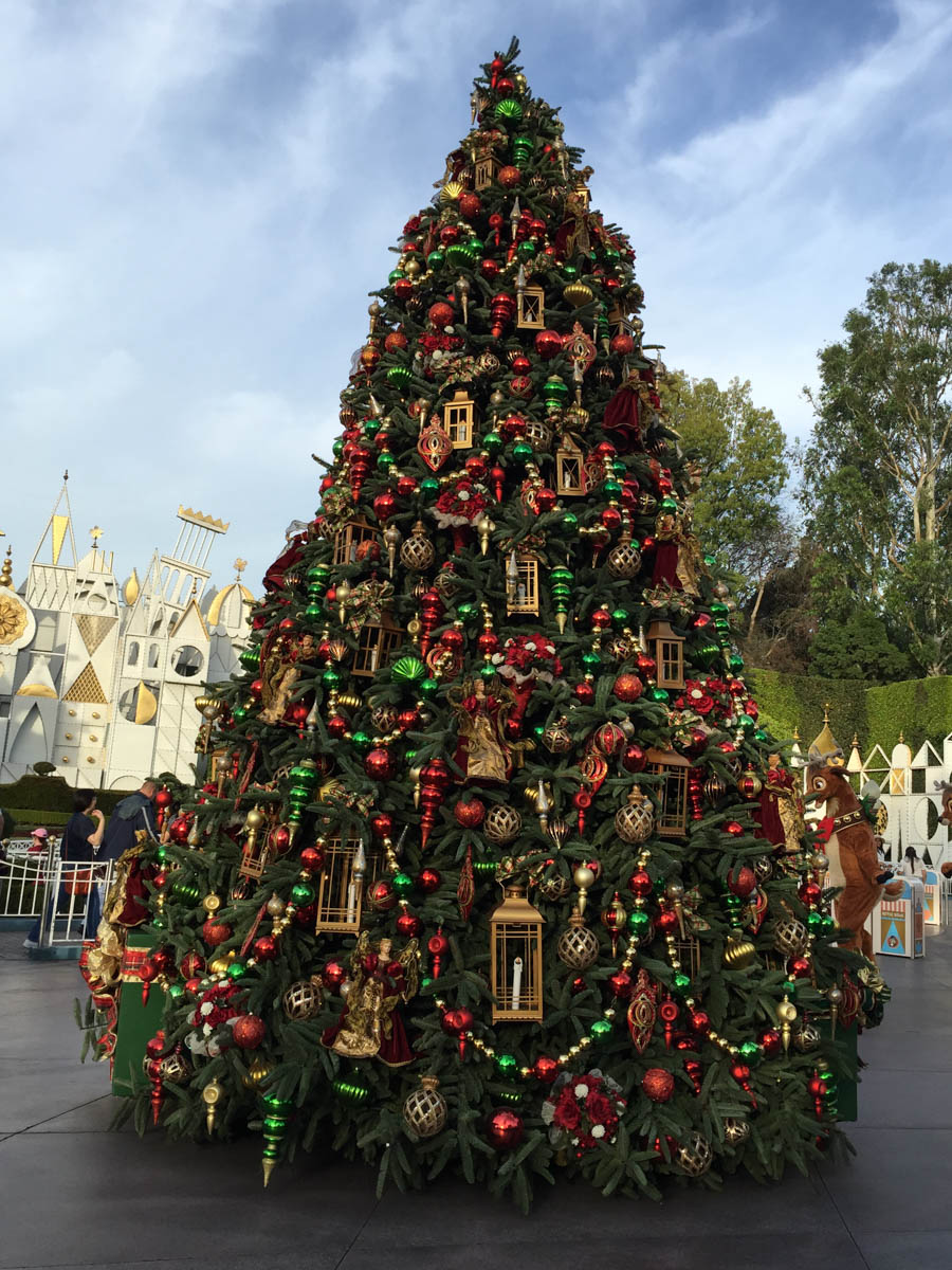 Christmas Eve Fantasy Parade at Disneyland 2014