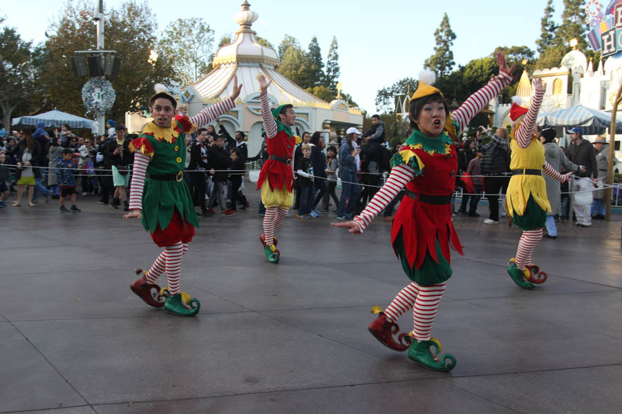 Disneyland Holiday Parade 12/24/2015