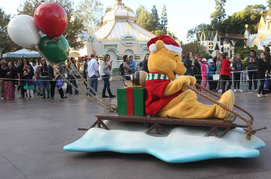 Disneyland Holiday Parade 12/24/2015