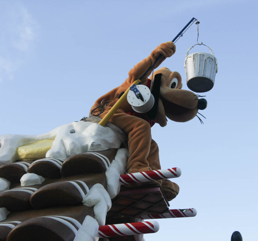 Disneyland Holiday Parade 12/24/2015