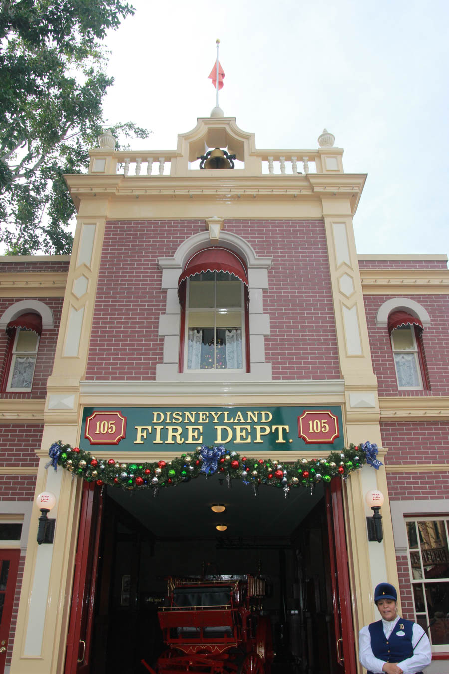 Breakfast at Disneyland and preparing for the Christmas Eve Tour 12/24/2015