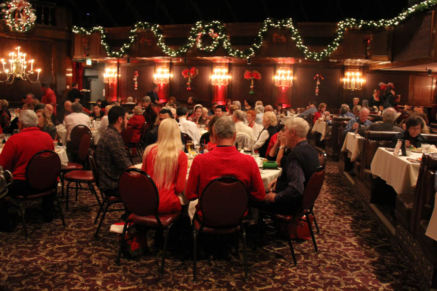 Enjoying the Christmas Brunch and awaiting the start of the play at the Candlelight 12/10/2016