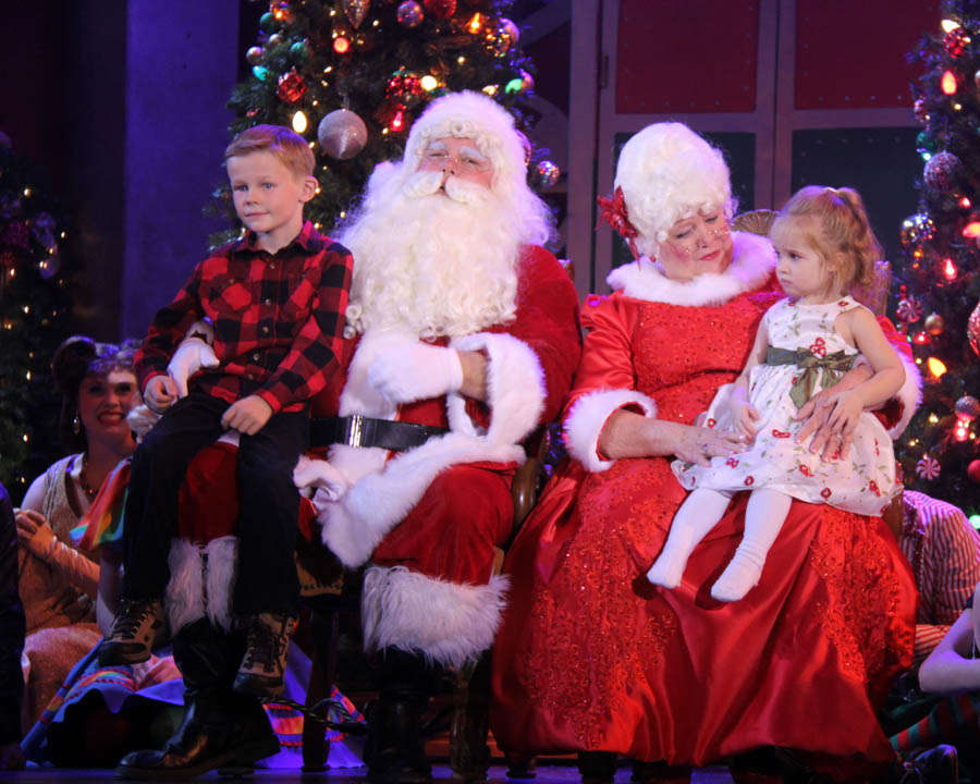 The Children Of The World help Santa to save Christmas at the Candlelight Dinner Theater 12/10/2016