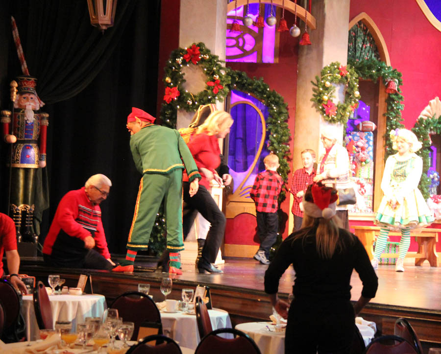 The Children Of The World help Santa to save Christmas at the Candlelight Dinner Theater 12/10/2016