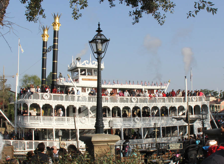 Christmas Eve 2018 Tour At Disneyland