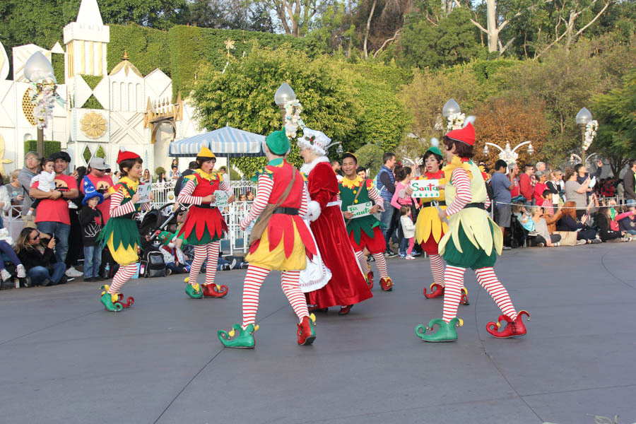 Christmas Eve 2018 Parade At Disneyland