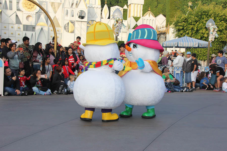 Christmas Eve 2018 Parade At Disneyland