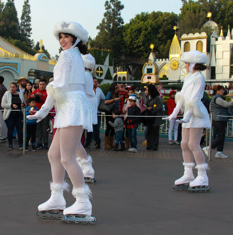 Christmas Eve 2018 Parade At Disneyland