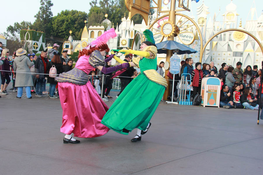 Christmas Eve 2018 Parade At Disneyland