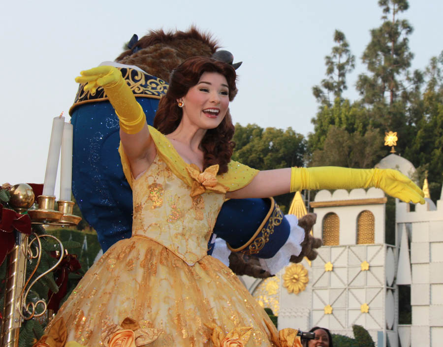 Christmas Eve 2018 Parade At Disneyland