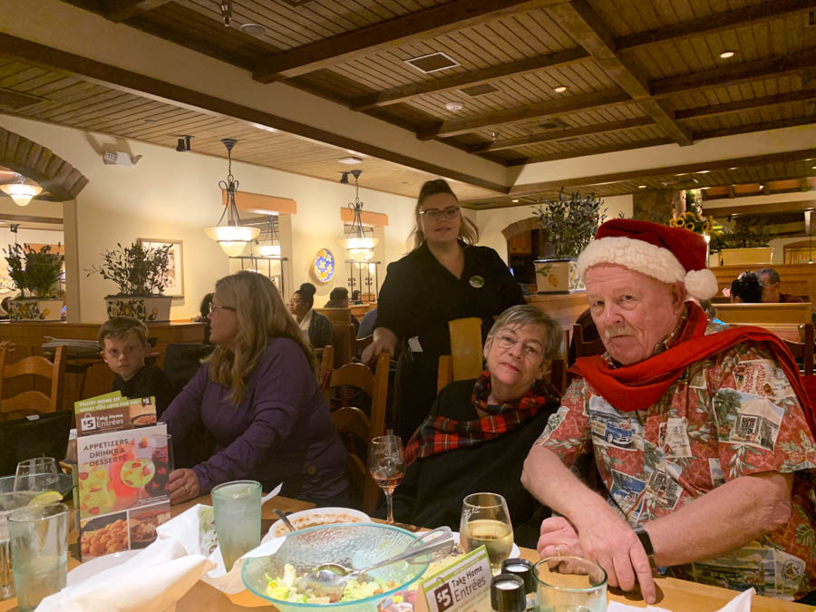 Family Dinner On The Fly At OLive Garden 12/12/2019