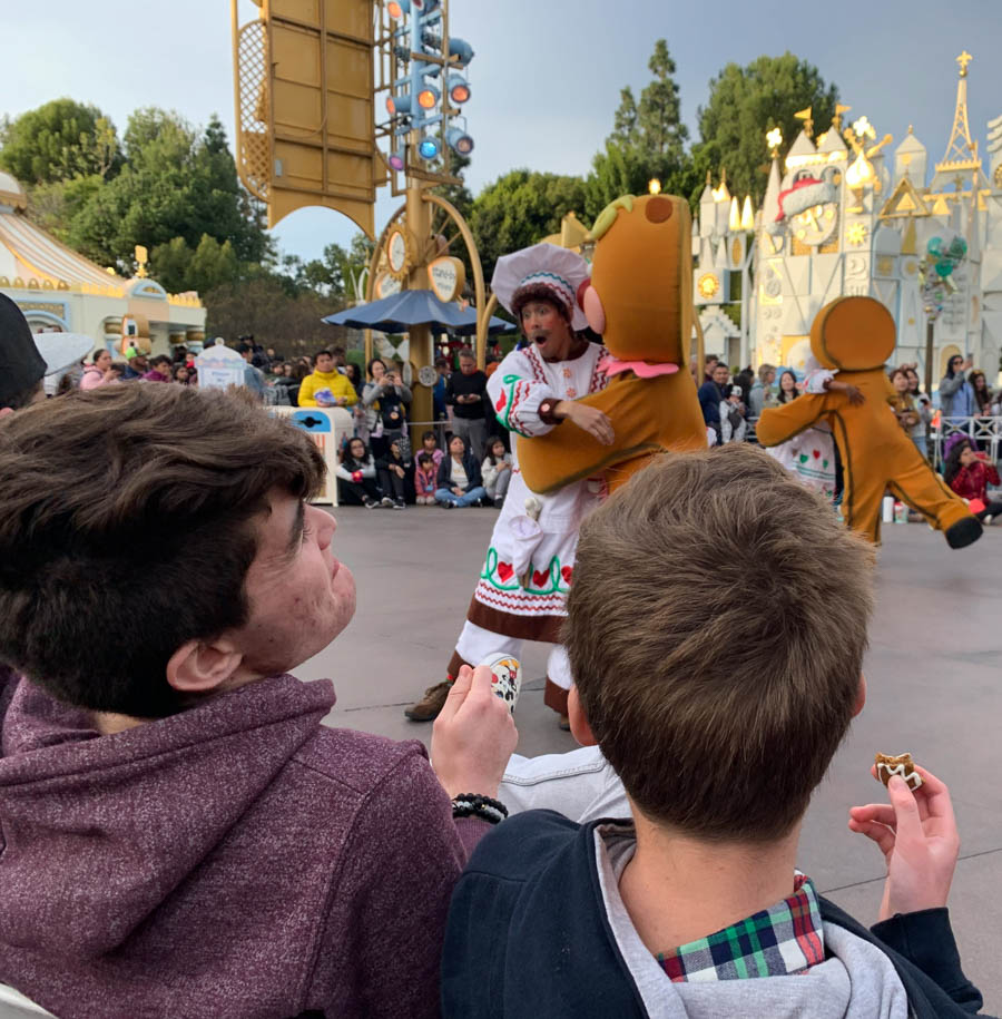 Disneyland Christmas Parade 12/24/2019