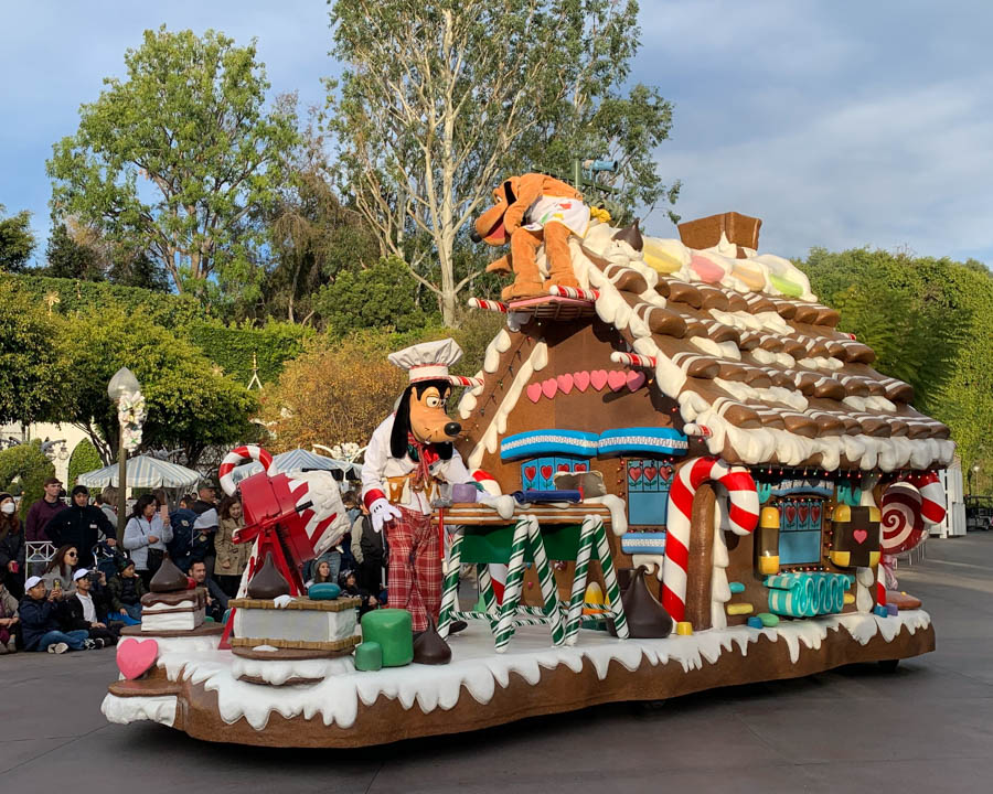 Disneyland Christmas Parade 12/24/2019