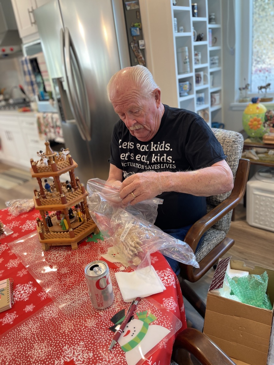 Decorating the house for Christmas 2023