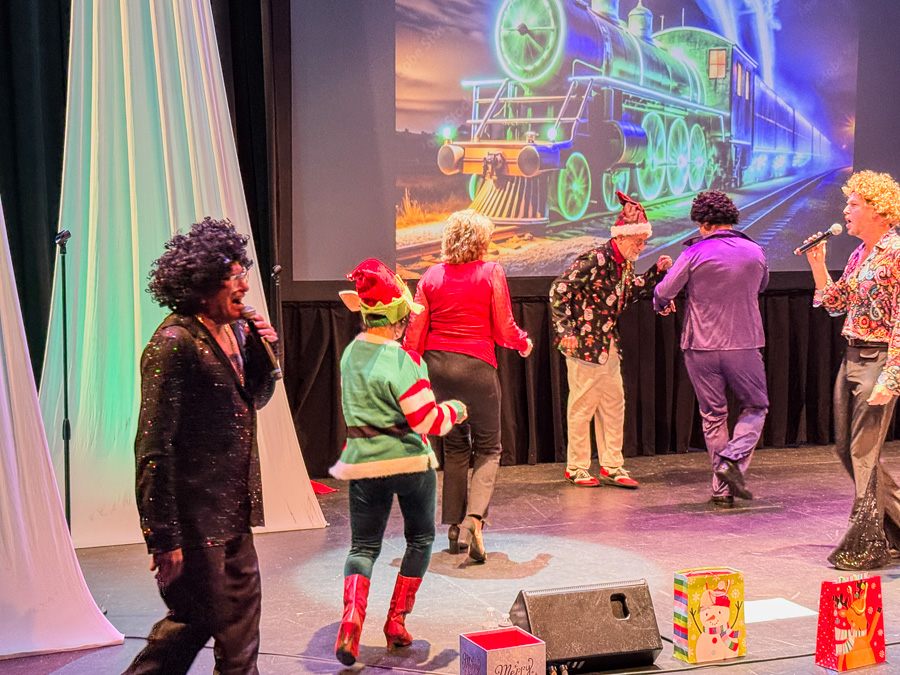 2025-11-30 alley Cats Christmas Show