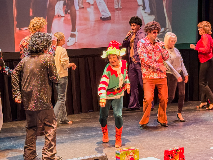 2025-11-30 alley Cats Christmas Show