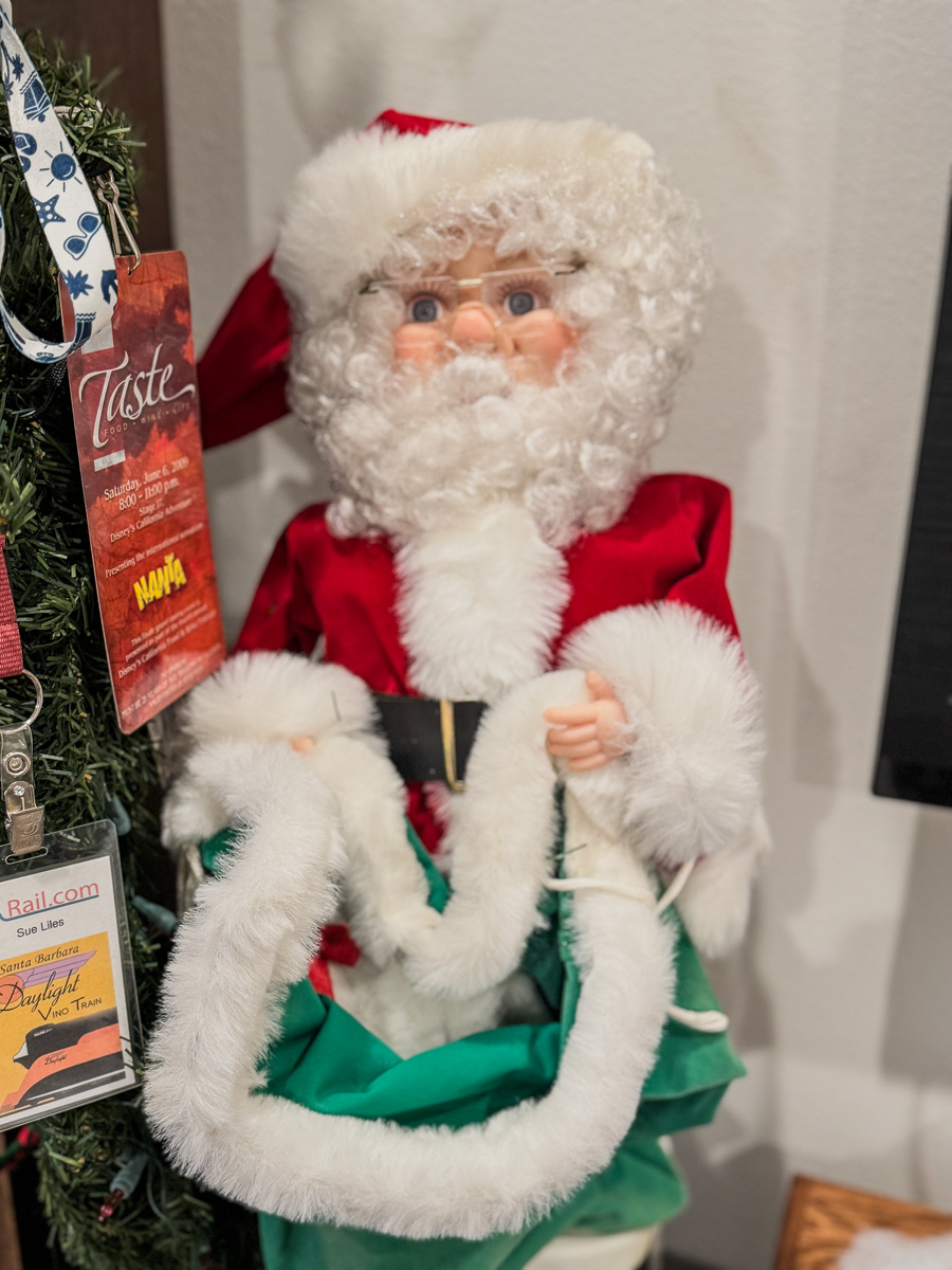 2025-12-03 Decorating For Christmas 2025