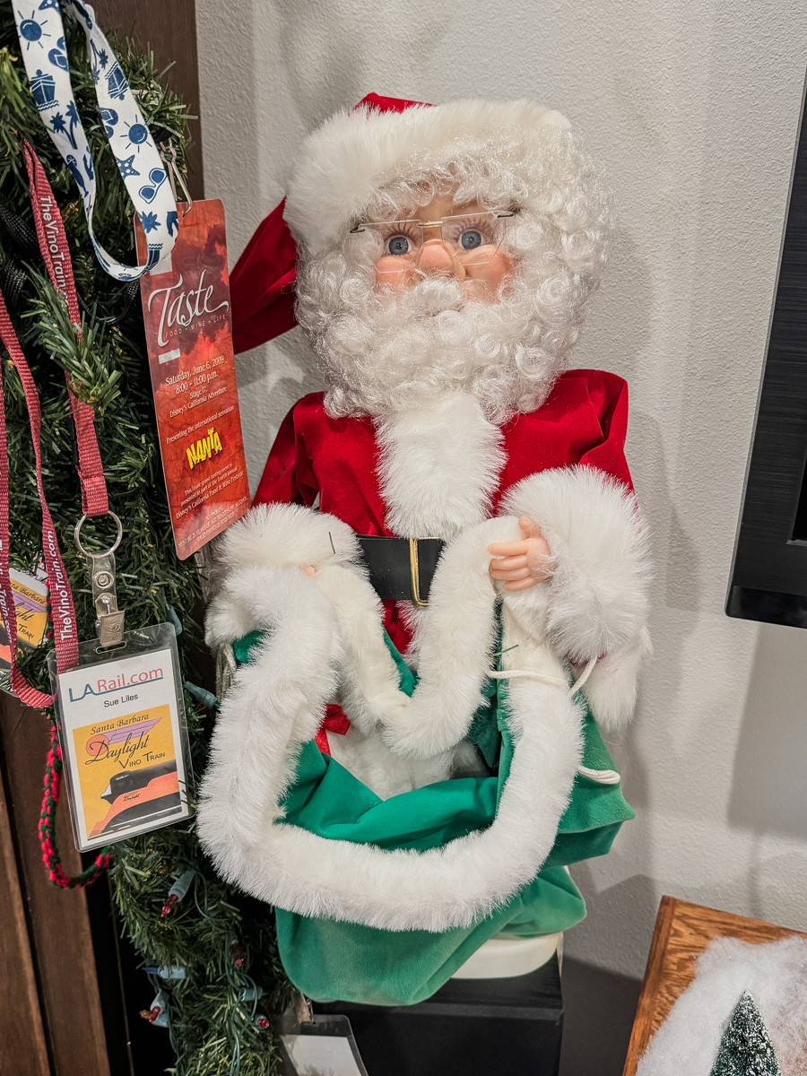 2025-12-03 Decorating For Christmas 2025