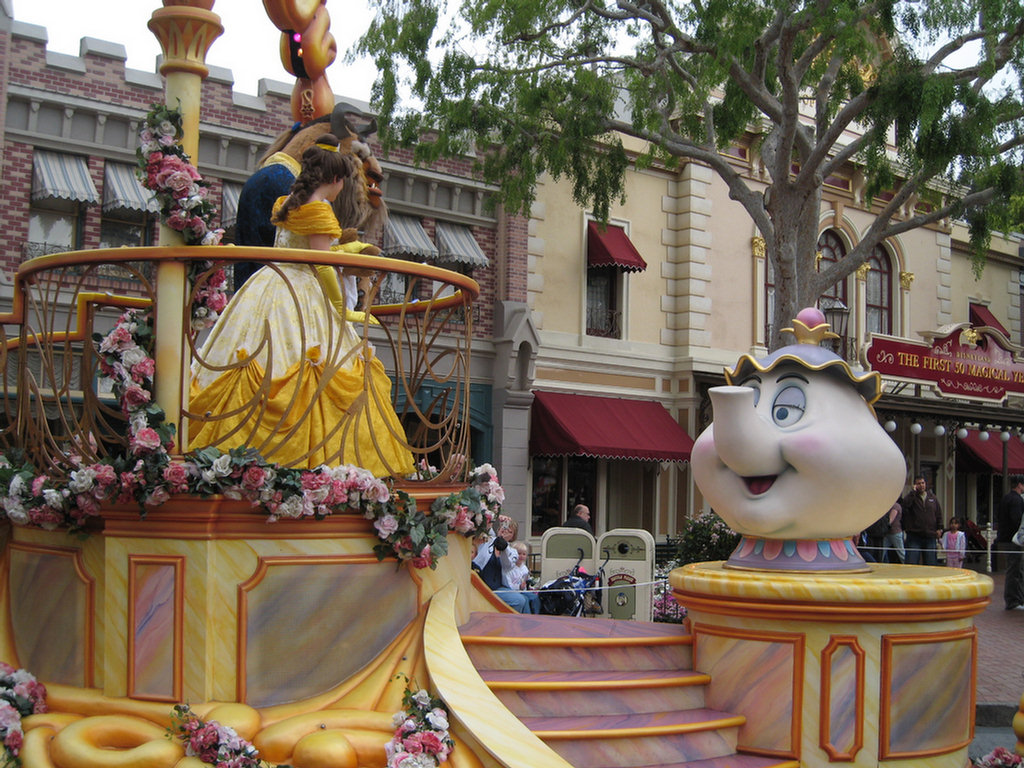 Easter At Disneyland With Dave McTevia