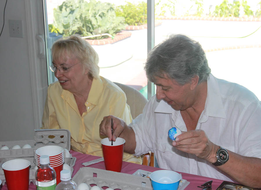 Coloring Easter Eggs April 2015 with family and friends