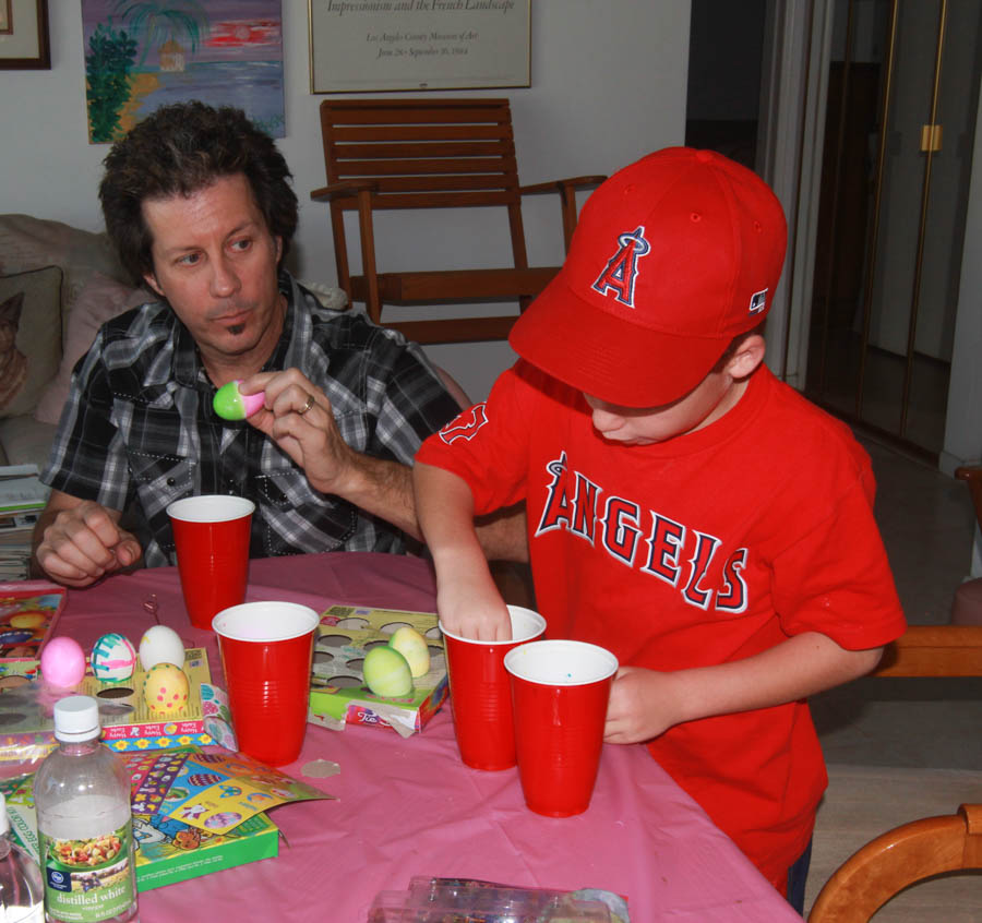 Coloring Easter Eggs April 2015 with family and friends