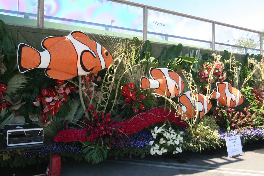 New Years 2012 Rose Parade floats