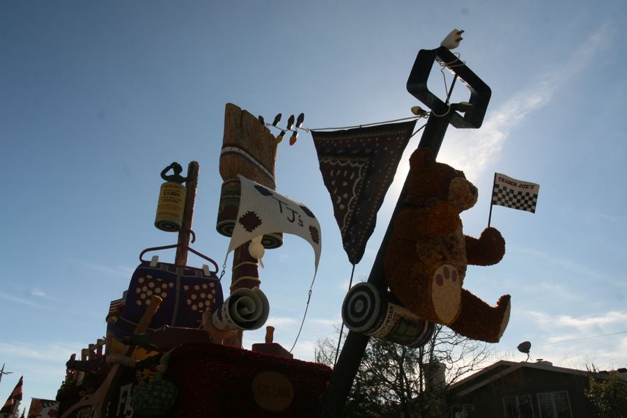 New Years 2012 Rose Parade floats