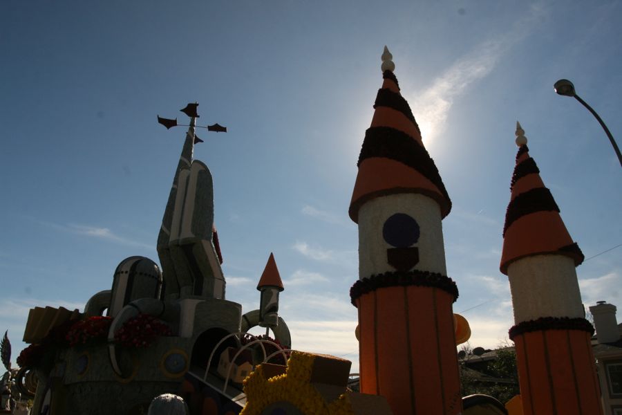 New Years 2012 Rose Parade floats