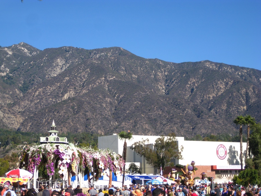 2014 Rose Parade floats and Dining at Cafe Santorini in Downtown Pasadena