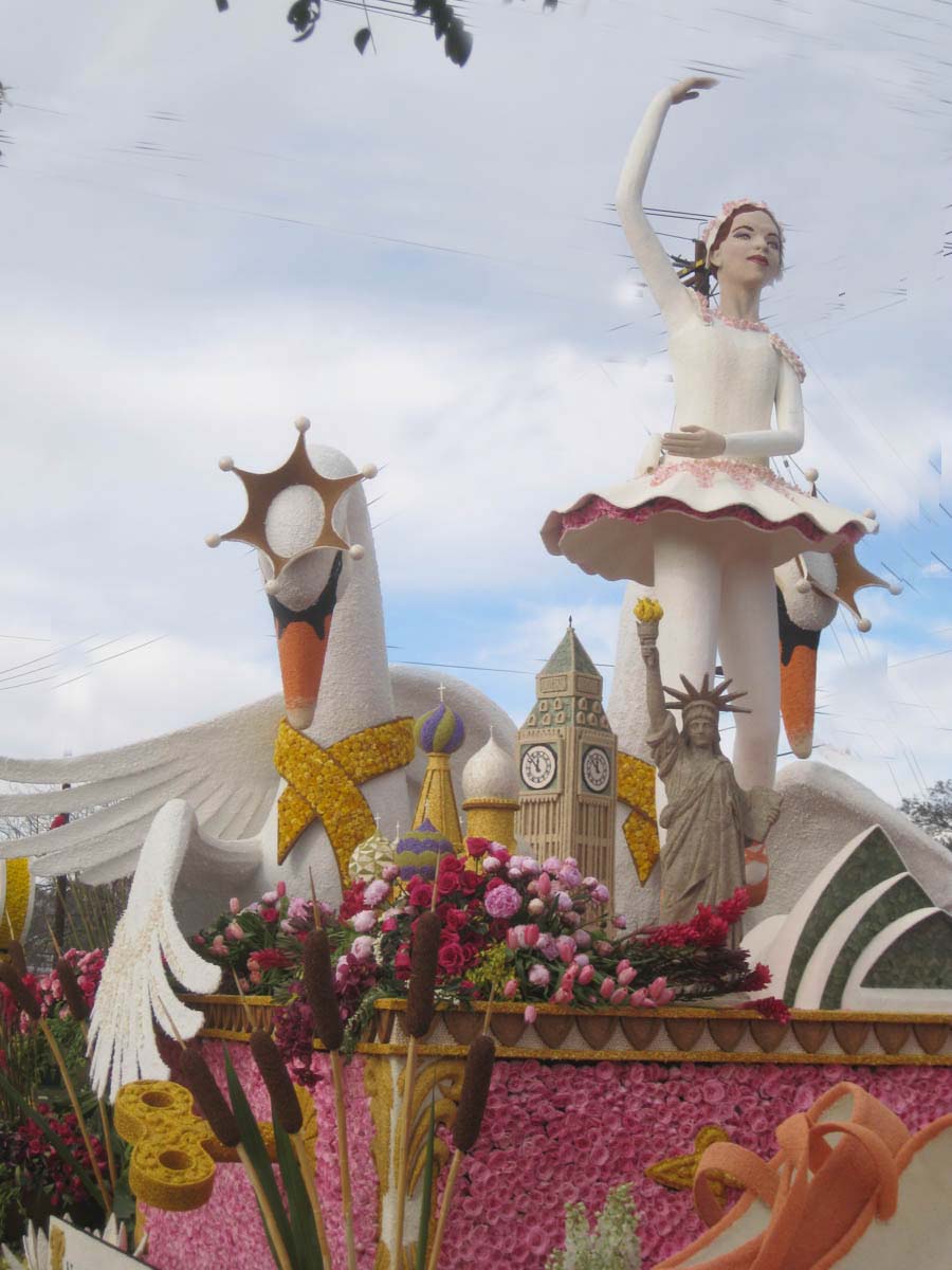 127th Rose Parade Floats And Santorini