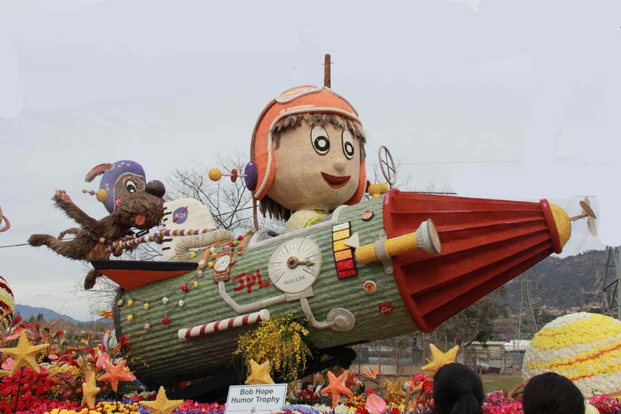 Walking the 2017 Rose Parade Floats with Joanna 1/3/2017