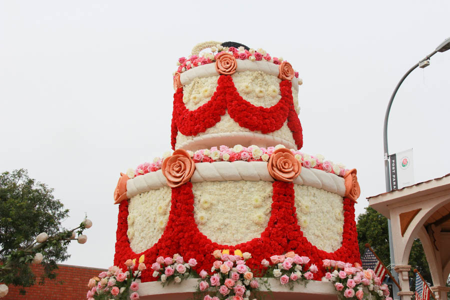 Walking the 2017 Rose Parade Floats with Joanna 1/3/2017