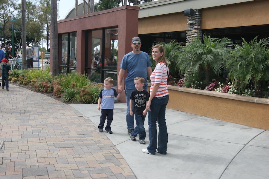 Lunch and the Aquarium with family 9/21/2013