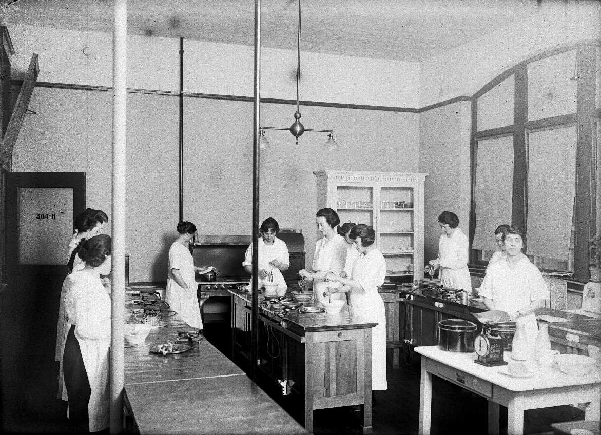 1928
