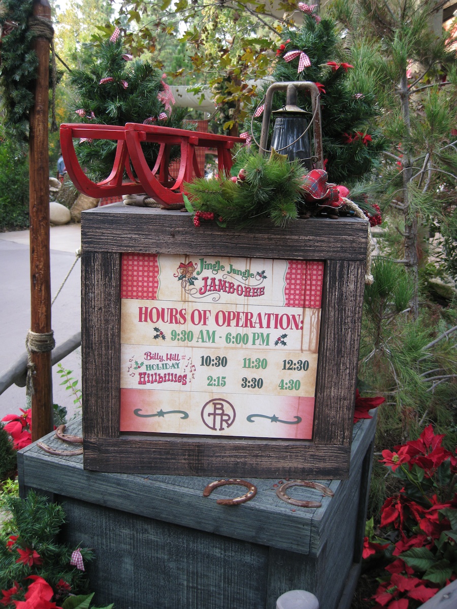 We visit  Disneyland to celebrate Robin's birthday December 2012
